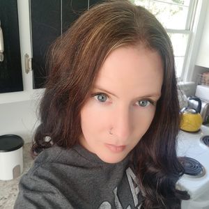 Meet your Posher, Jenn